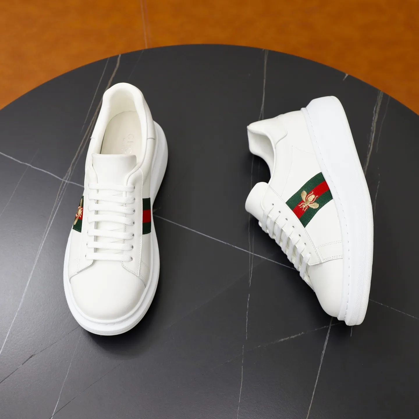 Ex-factory price: 540💰💰🙅‍♂️🙅‍♂️🙅‍♂️ Brand: GUCCI Standard code: 38-44 (45 customized) Grade: Same as the official website Material: Cowhide stitching Comfortable and breathable sheepskin lining Lightweight and wear-resistant sports outsole Style category: Men's fashionable casual shoes Running sports shoes Distinguished luxury brand elements Top luxury color: actual picture color